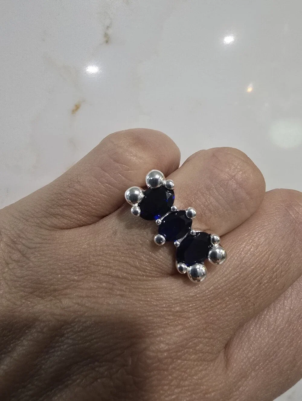 Tous Medium silver bear motif Ring with lab-grown blue sapphire Color Bear LGG